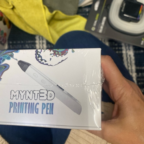 MYNT3D Professional Printing 3D Pen with OLED Display - Picture 2 of 2